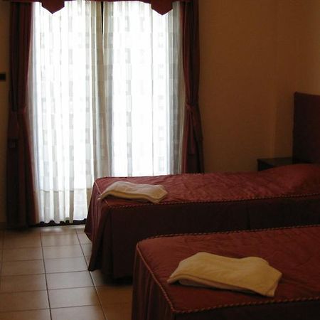 Diakonia Hotel Солун Стая снимка